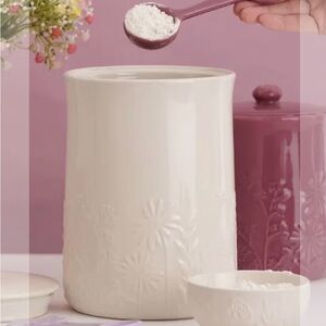 Mason Cash In The Meadow large we storage jar 84.5 oz.